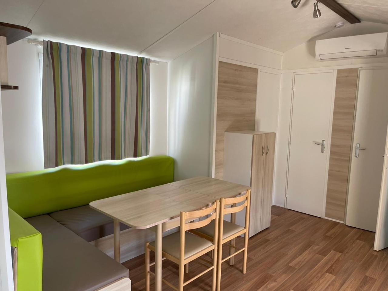 Bungalow Martins Nazare Land'S Hause 帕塔亚什 客房 照片