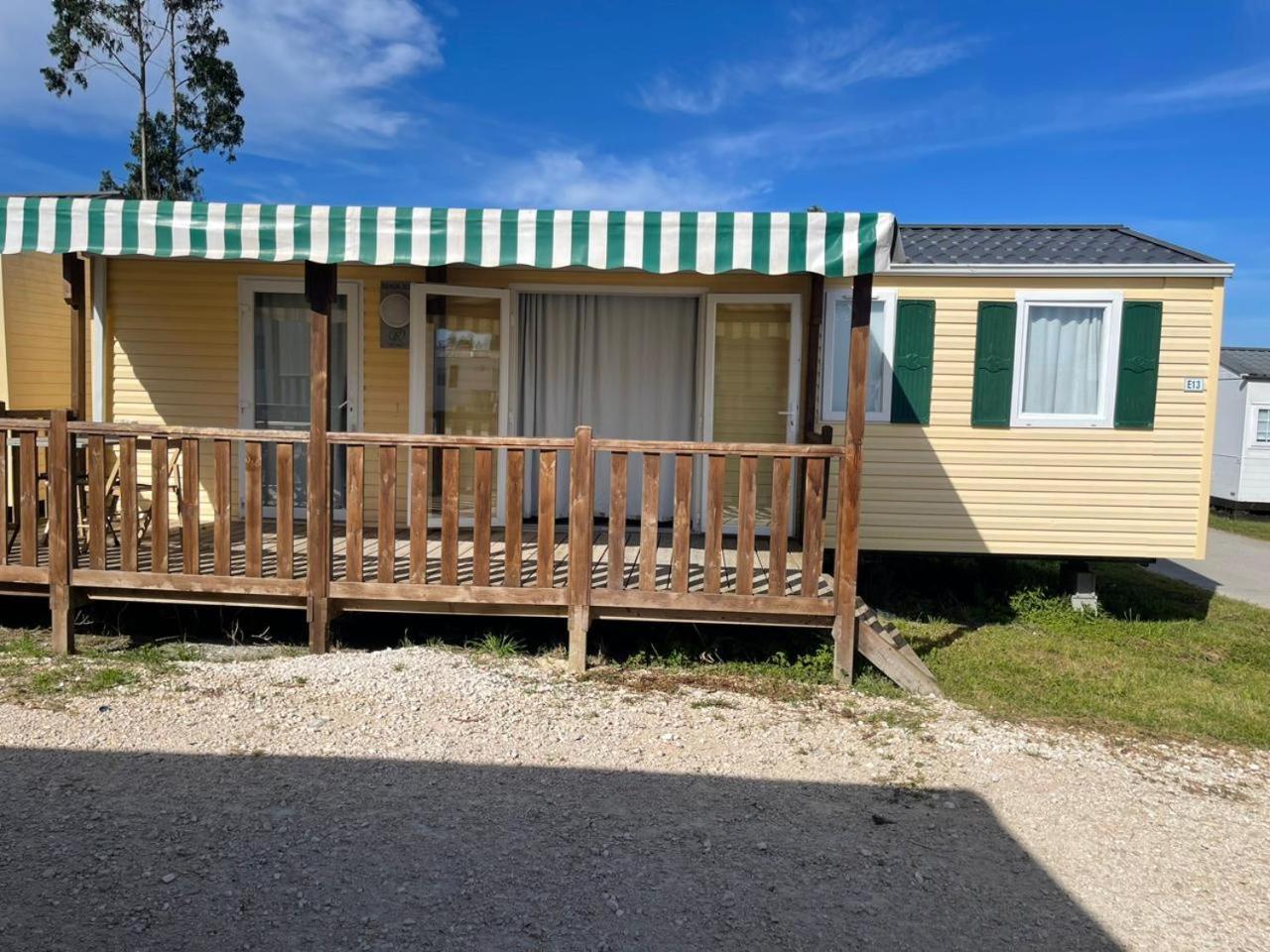 Bungalow Martins Nazare Land'S Hause 帕塔亚什 客房 照片