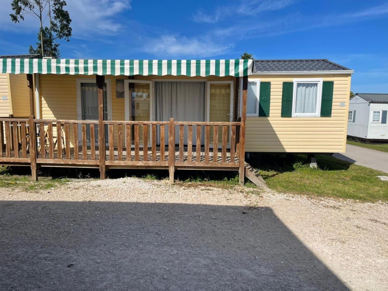 Bungalow Martins Nazare Land'S Hause 帕塔亚什 外观 照片